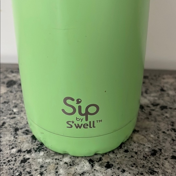 Swell Green and Silver Dining Thermos with Stainless Steel Design - Picture 2 of 2